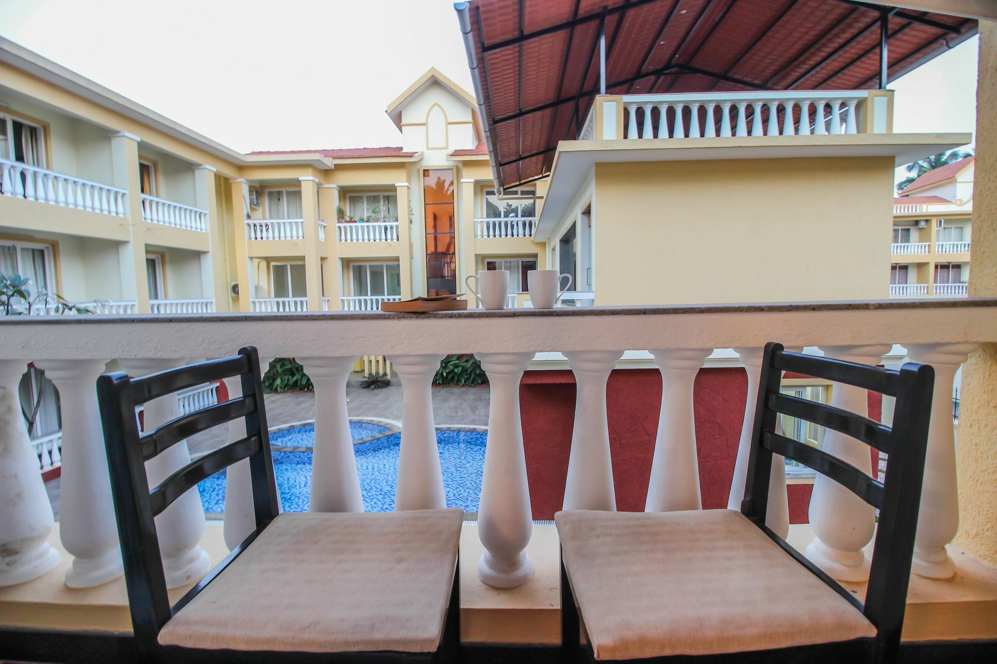 Oyo 10801 Home Pool View 2Bhk Siolim Bagian luar foto